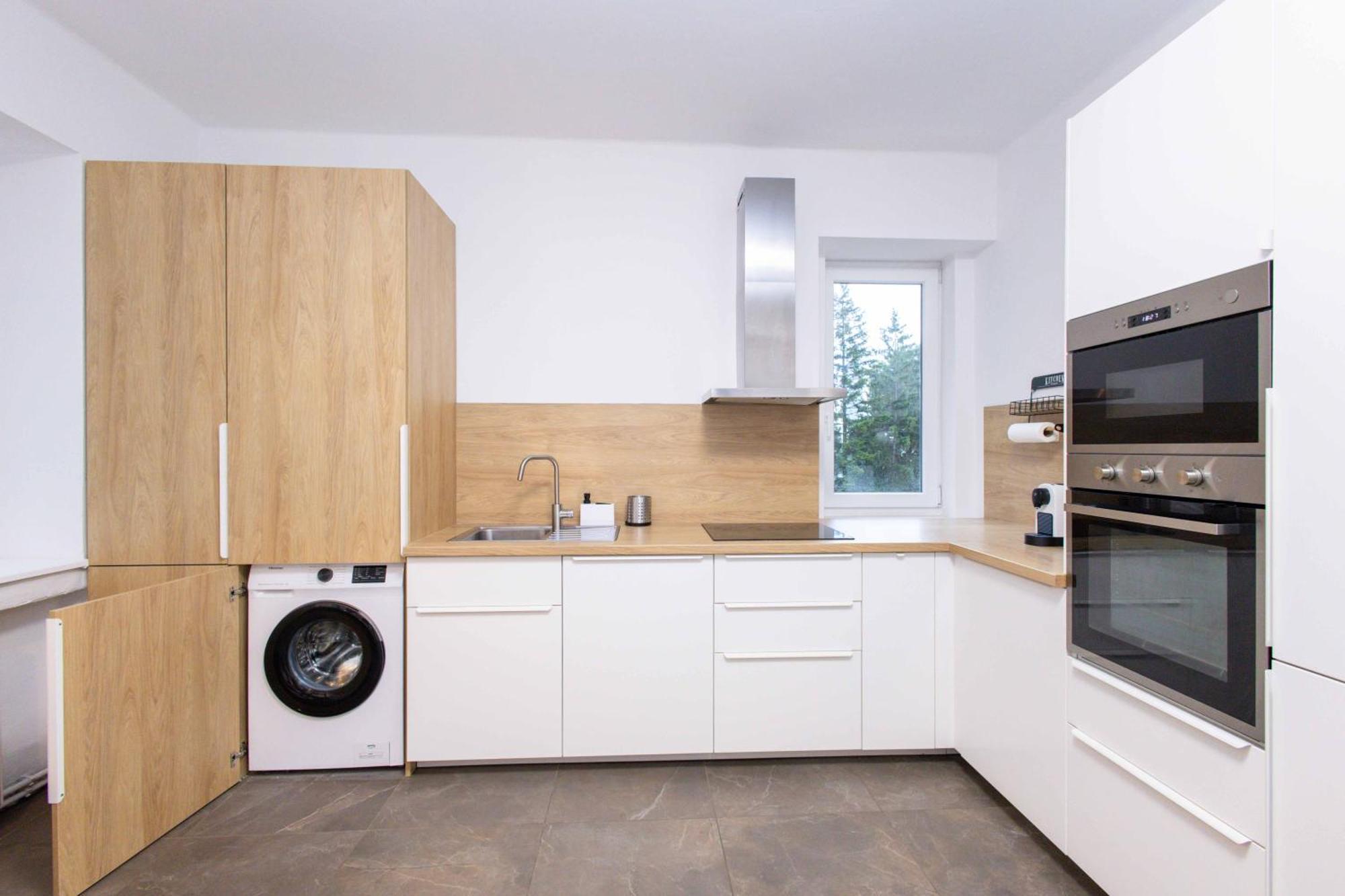 Charming Old Town Family Retreat Apartment บราติสลาวา ภายนอก รูปภาพ