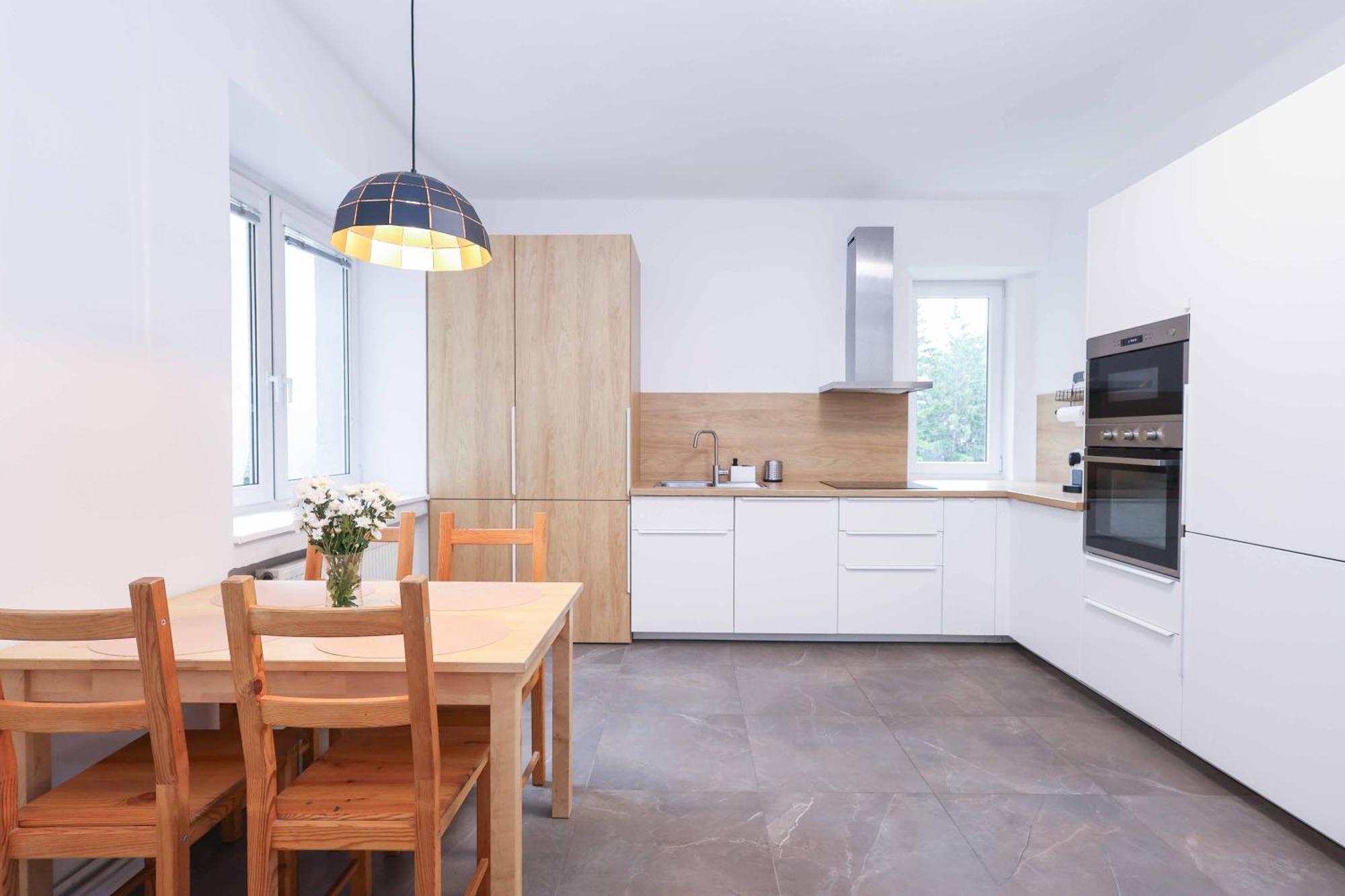 Charming Old Town Family Retreat Apartment บราติสลาวา ภายนอก รูปภาพ